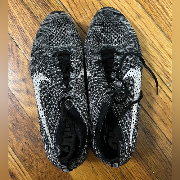 Nike Flyknit Racer Oreo - Picture 3 of 4